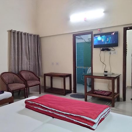 Prashanth Family Homestay Madikeri Bagian luar foto