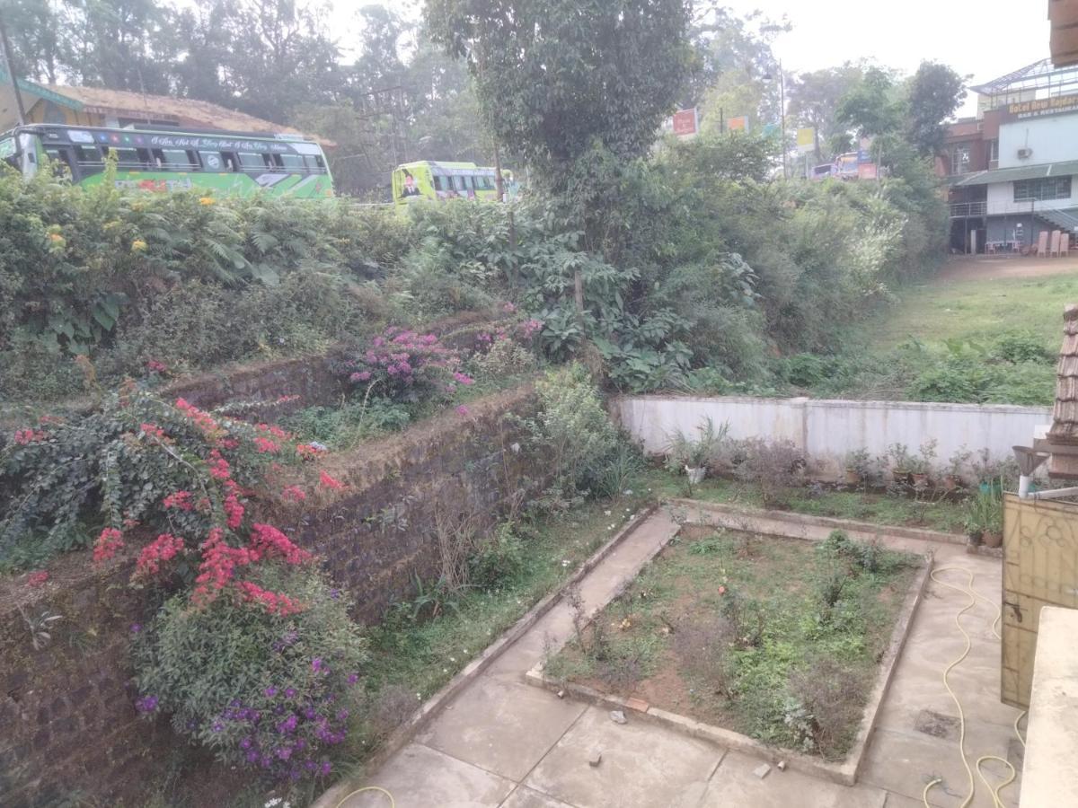 Prashanth Family Homestay Madikeri Bagian luar foto