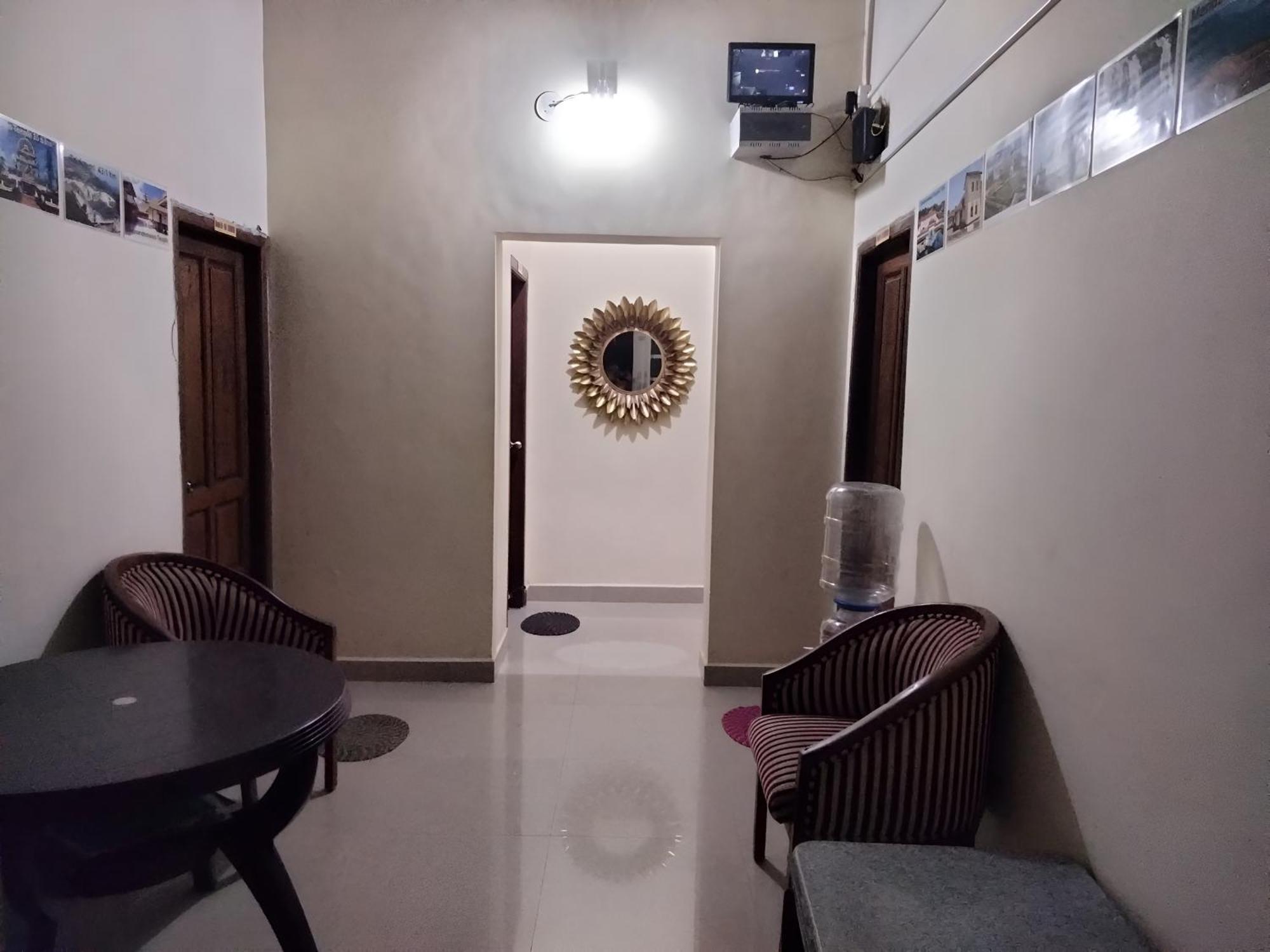 Prashanth Family Homestay Madikeri Bagian luar foto