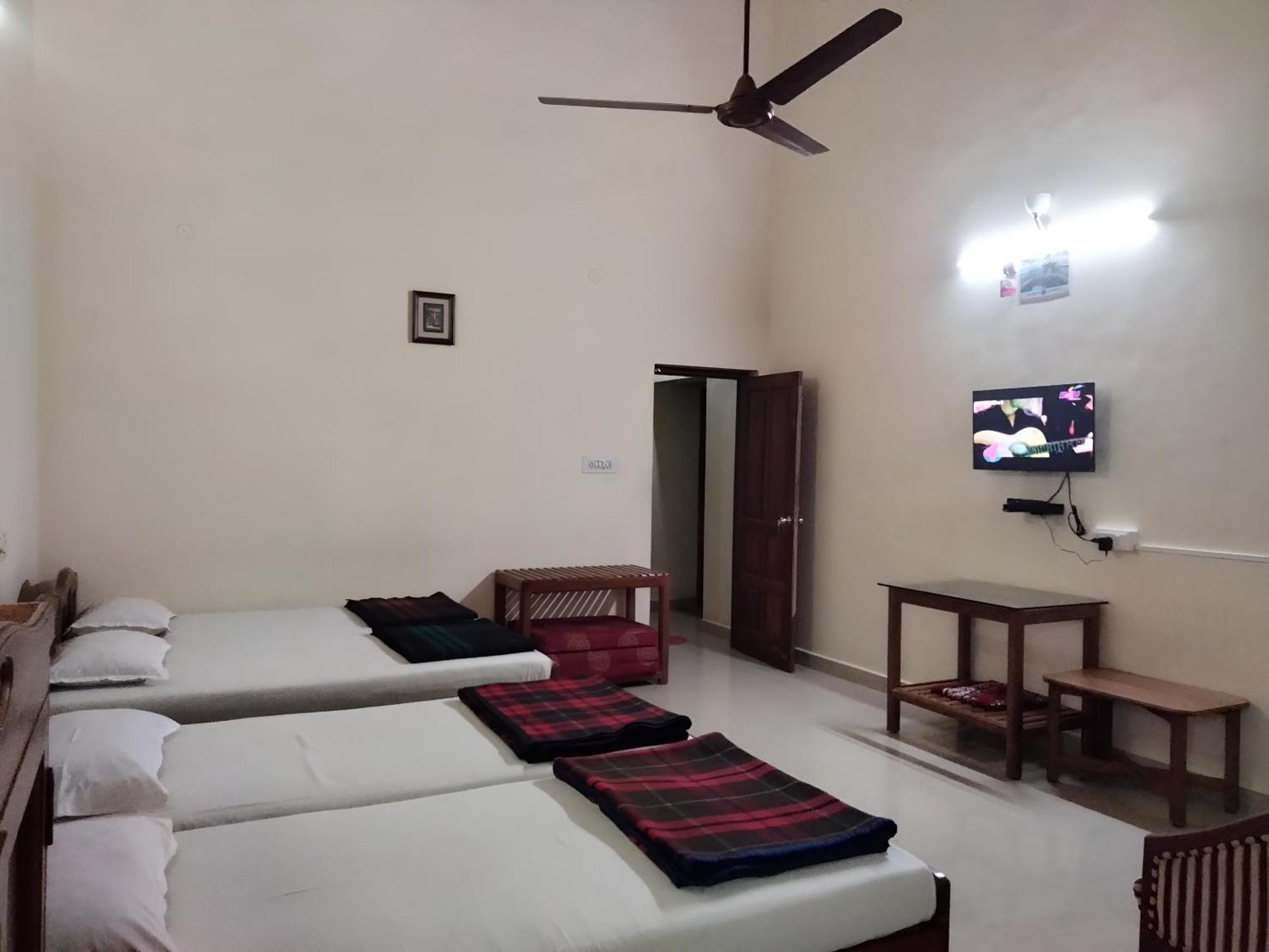 Prashanth Family Homestay Madikeri Bagian luar foto