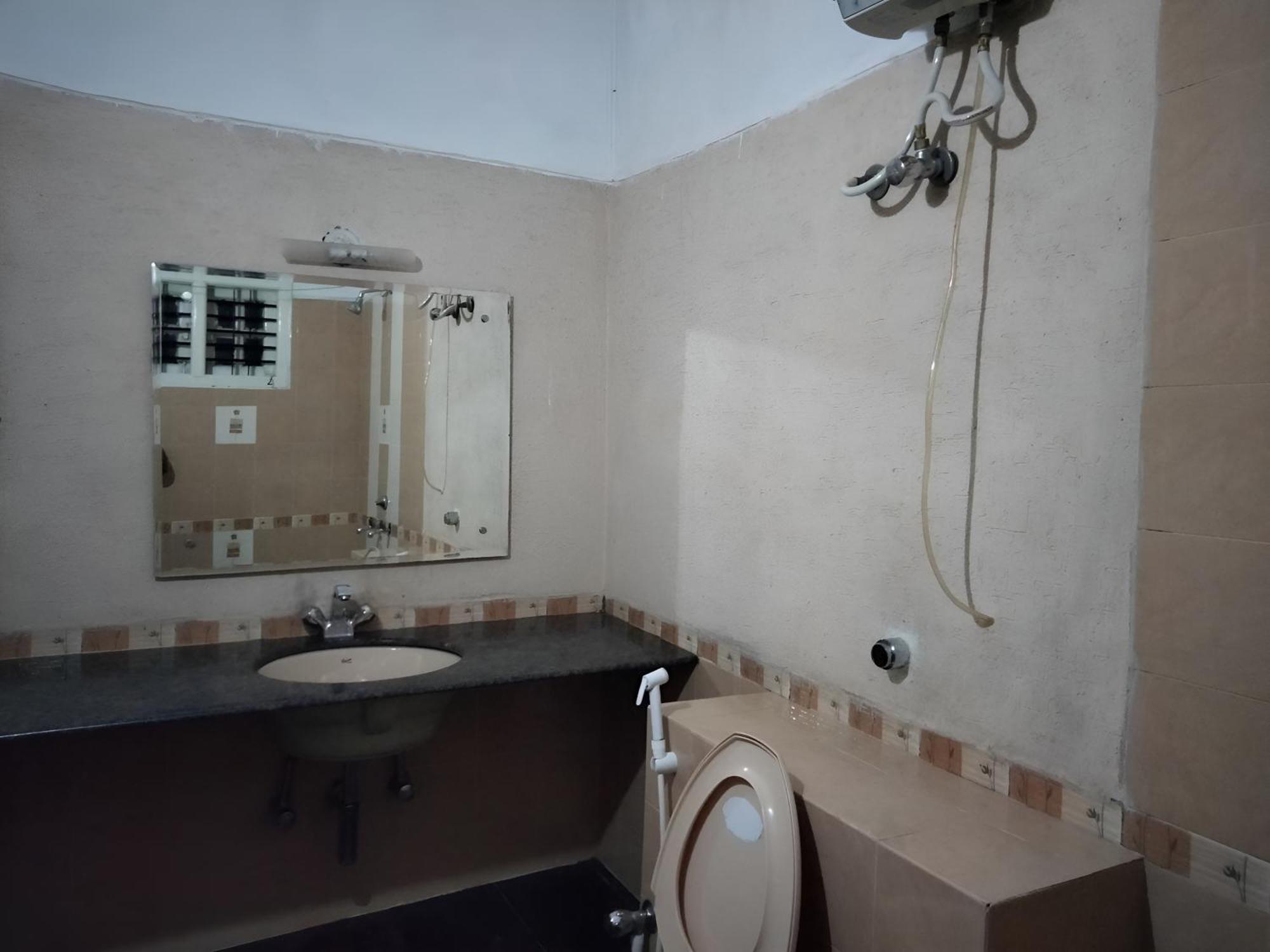 Prashanth Family Homestay Madikeri Bagian luar foto