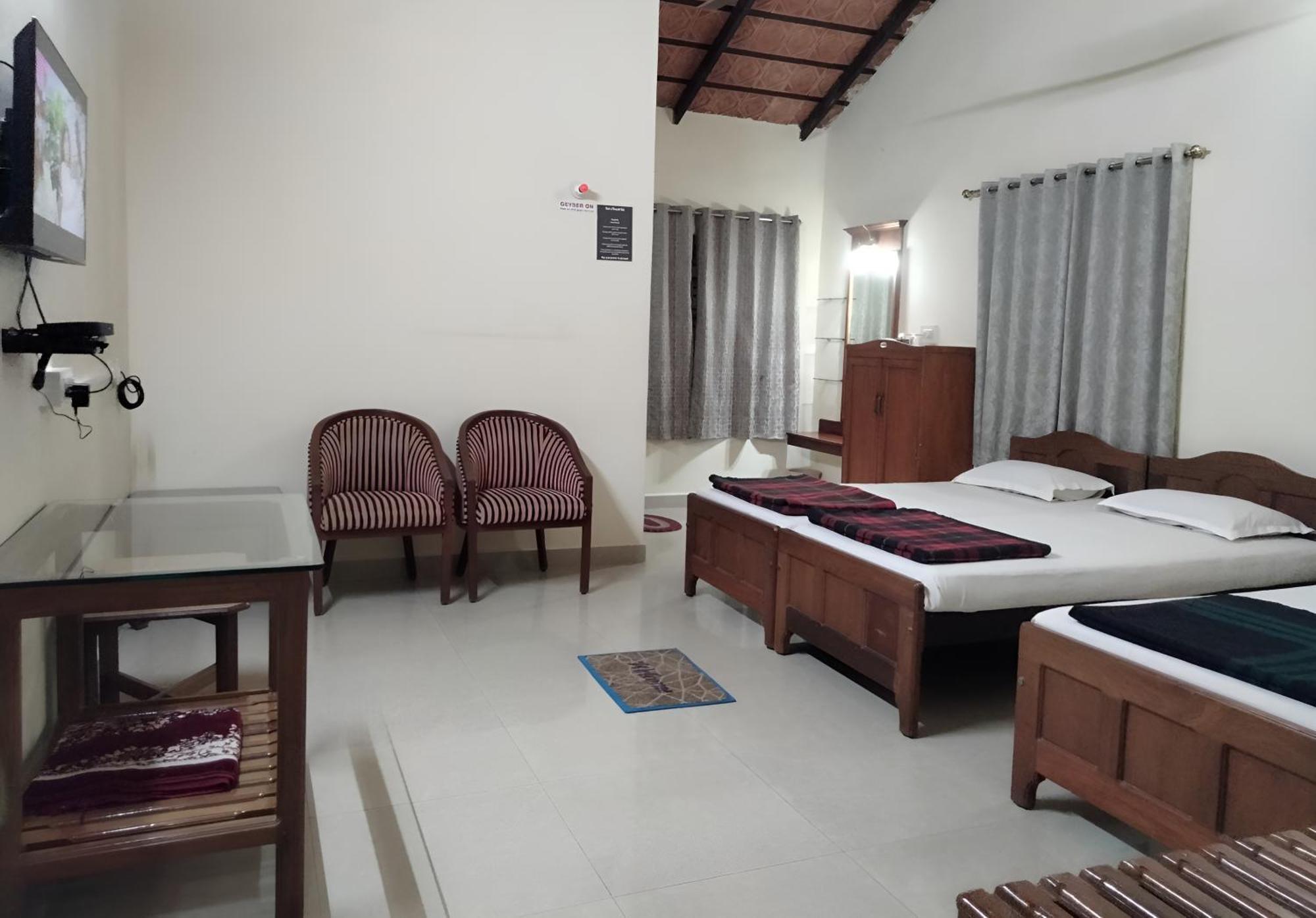 Prashanth Family Homestay Madikeri Bagian luar foto